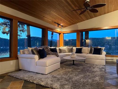 7909 Bedwell Dr, Pender Island, BC 