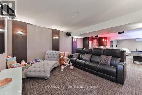 461 Lynd Avenue, Mississauga, ON - Indoor Photo Showing Living Room