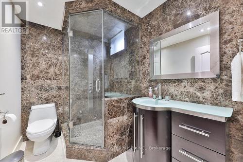 461 Lynd Avenue, Mississauga, ON - Indoor Photo Showing Bathroom