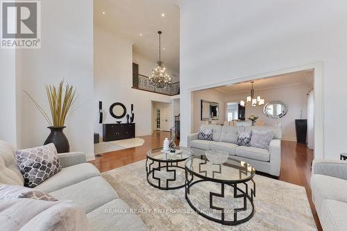 461 Lynd Avenue, Mississauga, ON - Indoor Photo Showing Living Room