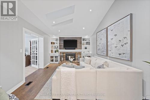 344 Camelot Court, Burlington, ON - Indoor