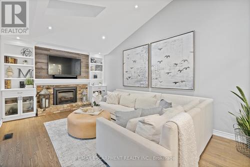 344 Camelot Court, Burlington, ON - Indoor Photo Showing Living Room With Fireplace