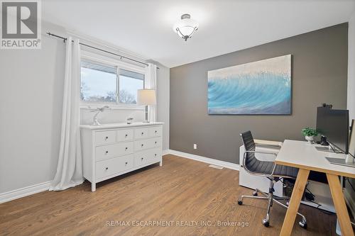 344 Camelot Court, Burlington, ON - Indoor Photo Showing Office