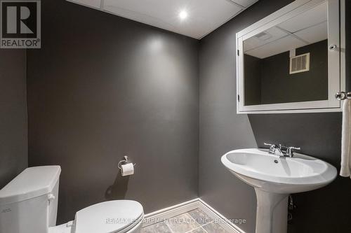 344 Camelot Court, Burlington, ON - Indoor Photo Showing Bathroom