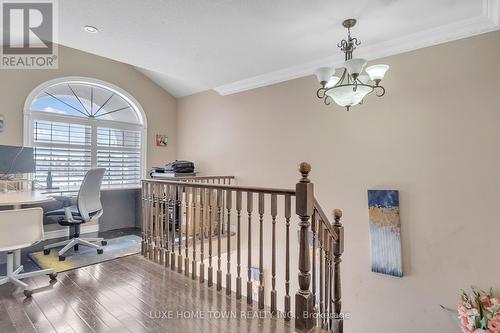 36 Chartwell Circle, Hamilton, ON - Indoor