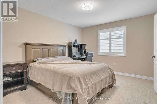 36 Chartwell Circle, Hamilton, ON - Indoor Photo Showing Bedroom