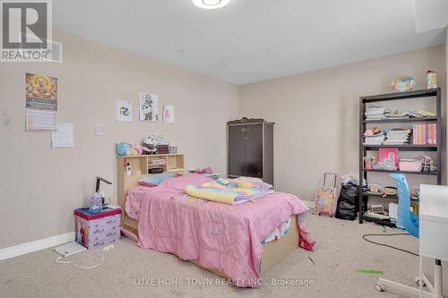 36 Chartwell Circle, Hamilton, ON - Indoor Photo Showing Bedroom