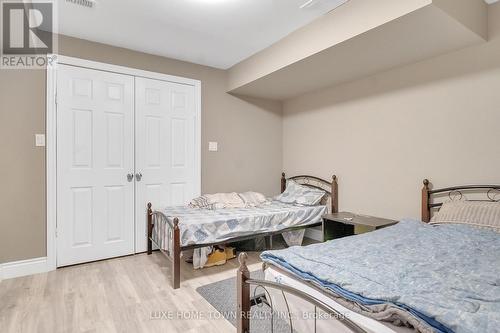 36 Chartwell Circle, Hamilton, ON - Indoor Photo Showing Bedroom