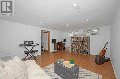 1278 Canvey Crescent, Mississauga, ON - Indoor Photo Showing Living Room