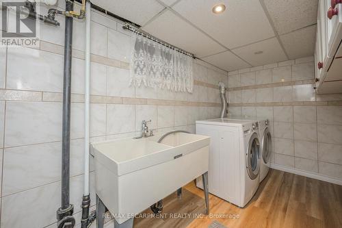 1278 Canvey Crescent, Mississauga, ON - Indoor Photo Showing Laundry Room