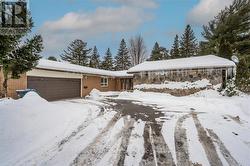 2260 ONEIDA CRESCENT  Mississauga, ON L5C 1V6