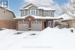 1185 SMITHSON COURT  London, ON N5X 4P1