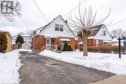 225 EAST 38TH STREET  Hamilton, ON L8V 4G1