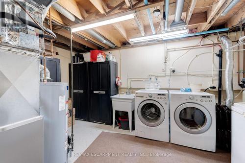 138 Sekura Crescent, Cambridge, ON - Indoor Photo Showing Laundry Room