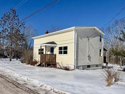 4 Locks Road  Enfield, NS B2T 1C8