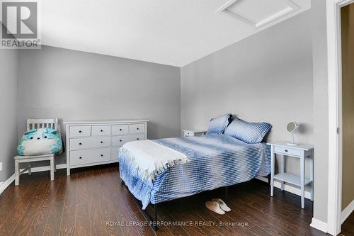 222 Huntridge, Ottawa, ON - Indoor Photo Showing Bedroom