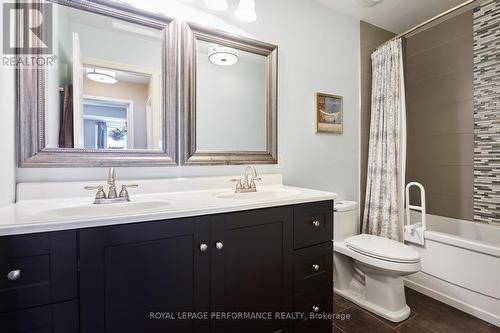 Main Bathroom, on top level, with double vanity - 222 Huntridge, Ottawa, ON - Indoor Photo Showing Bathroom