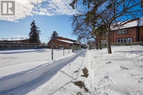 Great walking/bike path system - 222 Huntridge, Ottawa, ON - Outdoor