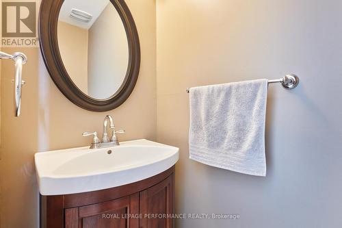 2 pce Powder Room - 222 Huntridge, Ottawa, ON - Indoor Photo Showing Bathroom