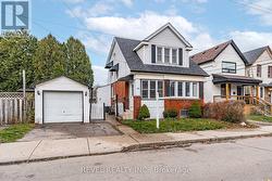 69 ROXBOROUGH AVENUE  Hamilton, ON L8L 1Y2