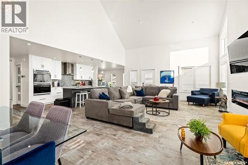 1130 Stadacona Street W, Moose Jaw, SK - Indoor Photo Showing Living Room