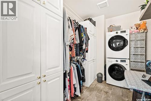1130 Stadacona Street W, Moose Jaw, SK - Indoor Photo Showing Laundry Room