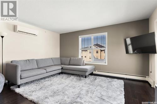 312 1640 Dakota Drive, Regina, SK - Indoor Photo Showing Living Room