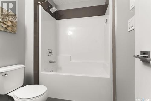 5421 Green Silverberry Drive E, Regina, SK - Indoor Photo Showing Bathroom