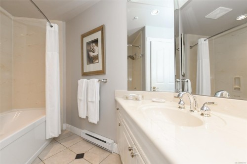 905/906 D-366 Clubhouse Dr, Courtenay, BC - Indoor Photo Showing Bathroom