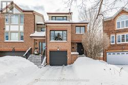 99 DUNBARTON COURT  Ottawa, ON K1K 4L5