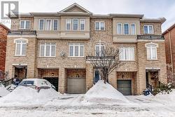 8 RAMAGE LANE E  Toronto, ON M9C 5S6