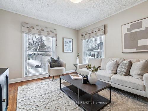 1662 Bramsey Drive, Mississauga, ON - Indoor Photo Showing Dining Room