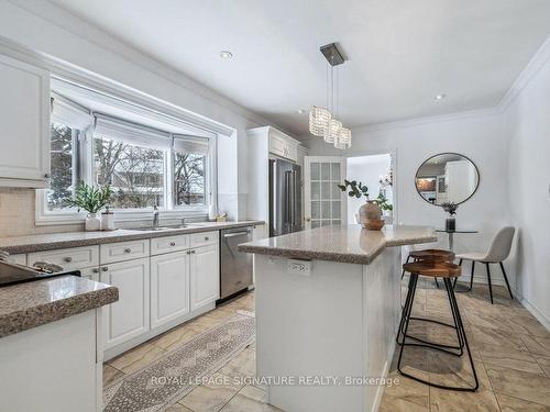 1662 Bramsey Drive, Mississauga, ON - Indoor Photo Showing Kitchen