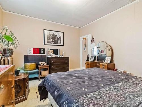 1612 Quadra St, Victoria, BC - Indoor Photo Showing Bedroom