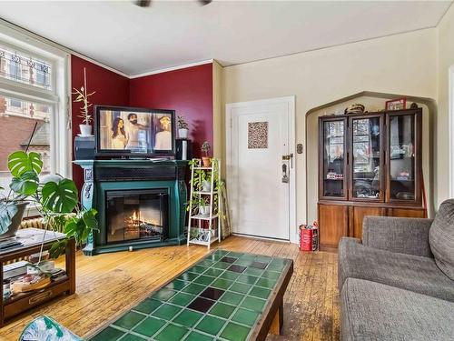 1612 Quadra St, Victoria, BC - Indoor Photo Showing Living Room With Fireplace
