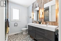 Ensuite Bath - 