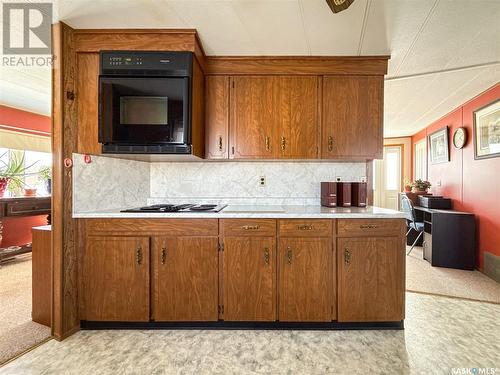 201 - 203 4Th Avenue, Climax, SK - Indoor Photo Showing Kitchen
