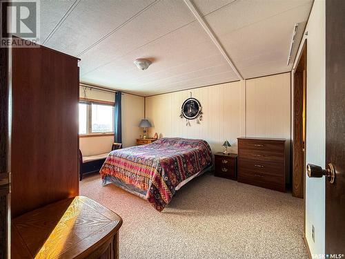 201 - 203 4Th Avenue, Climax, SK - Indoor Photo Showing Bedroom