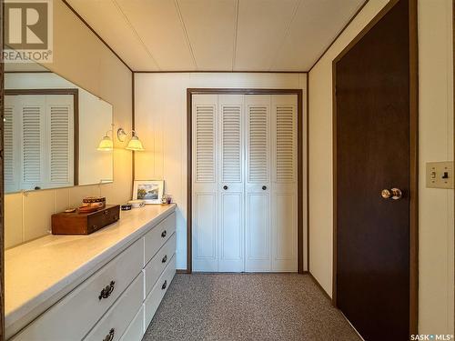 201 - 203 4Th Avenue, Climax, SK - Indoor