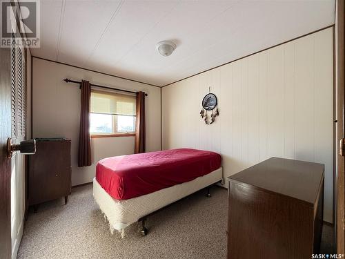 201 - 203 4Th Avenue, Climax, SK - Indoor Photo Showing Bedroom