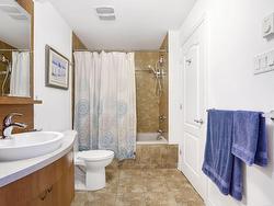 Ensuite bathroom - 