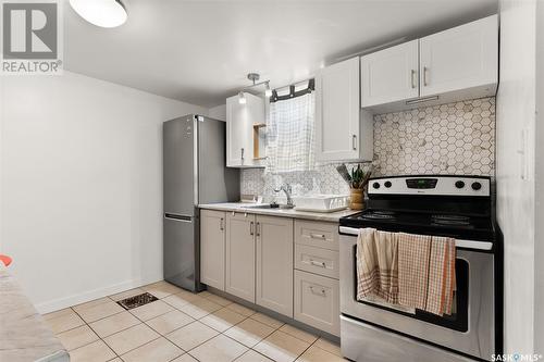 2155 Winnipeg Street, Regina, SK - Indoor Photo Showing Kitchen