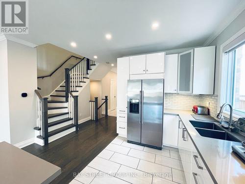 749 Village Green Boulevard, Mississauga, ON - Indoor Photo Showing Kitchen With Double Sink With Upgraded Kitchen