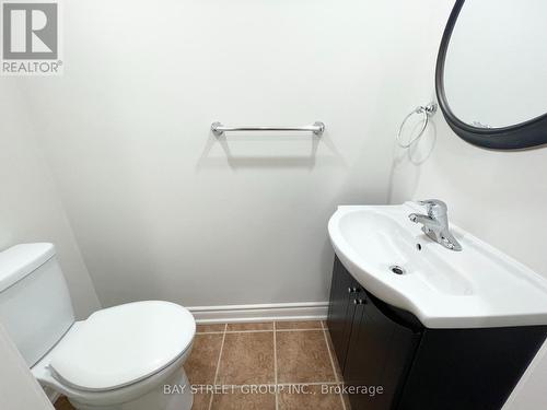 749 Village Green Boulevard, Mississauga, ON - Indoor Photo Showing Bathroom