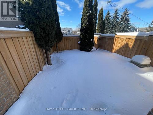 749 Village Green Boulevard, Mississauga, ON - Outdoor