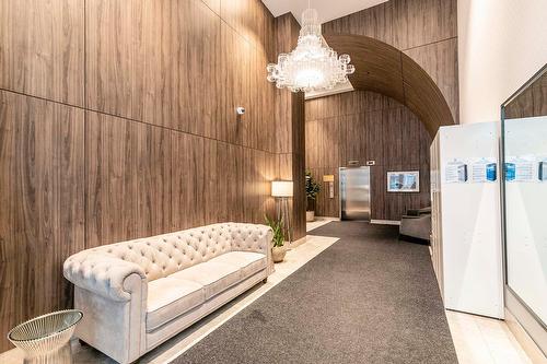 Hall d'entrée/Vestibule - 802-5175 Av. De Courtrai, Montréal (Côte-Des-Neiges/Notre-Dame-De-Grâce), QC - Indoor Photo Showing Other Room