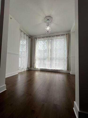 Den - 802-5175 Av. De Courtrai, Montréal (Côte-Des-Neiges/Notre-Dame-De-Grâce), QC - Indoor