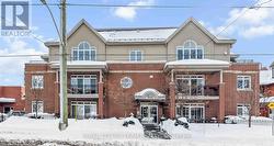 302 - 400 MCLEOD STREET  Ottawa, ON K2P 1A6