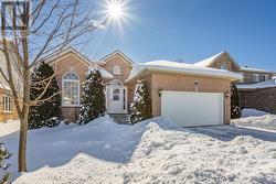 928 CRESTVIEW CRESCENT  London, ON N6K 4W9