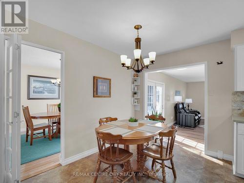 31 Sioux Court, London, ON - Indoor Photo Showing Dining Room With Fireplace